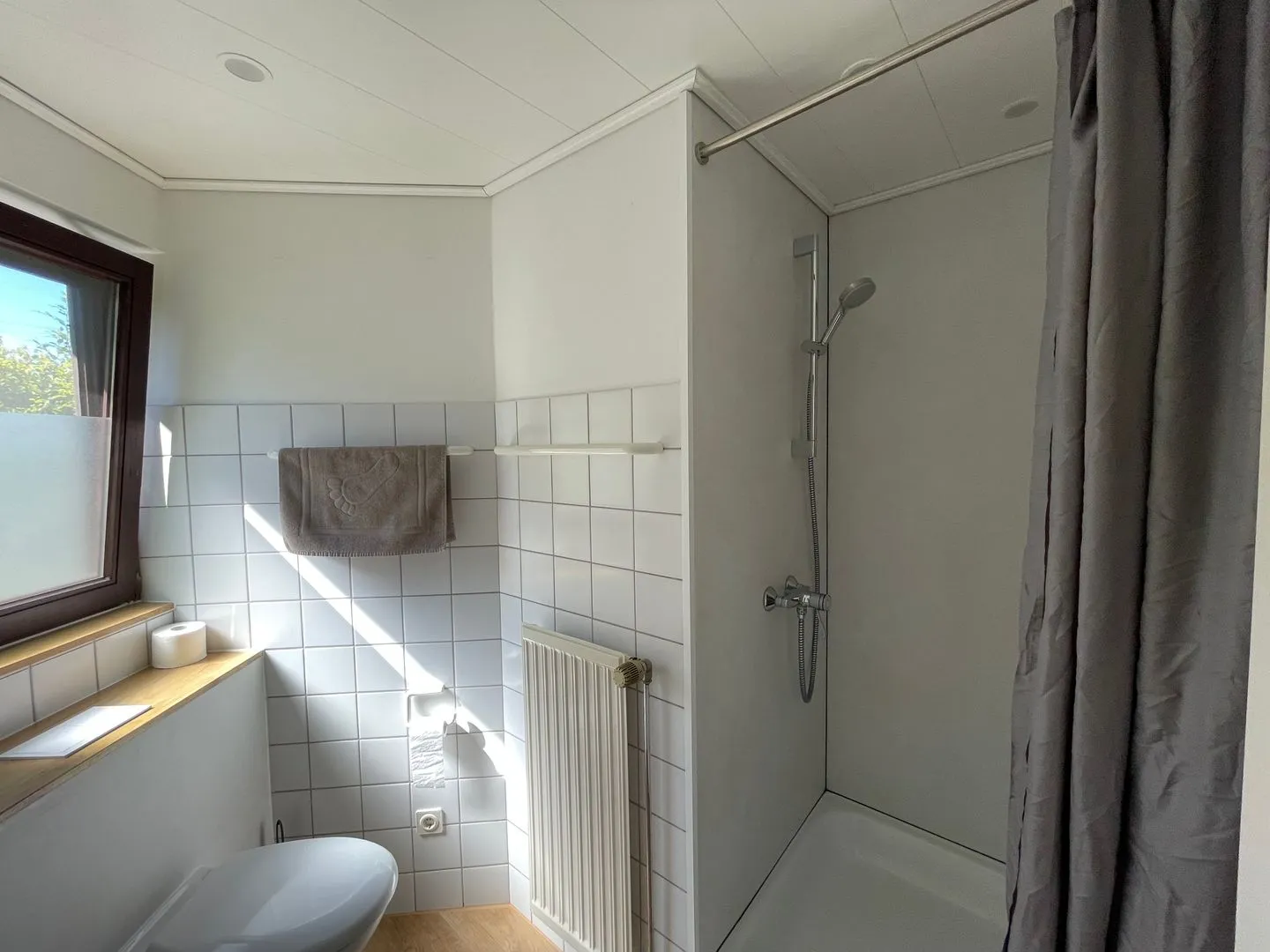 Fichtenhain - Lastering Ferienhäuser & Apartments Haddorf - Badezimmer