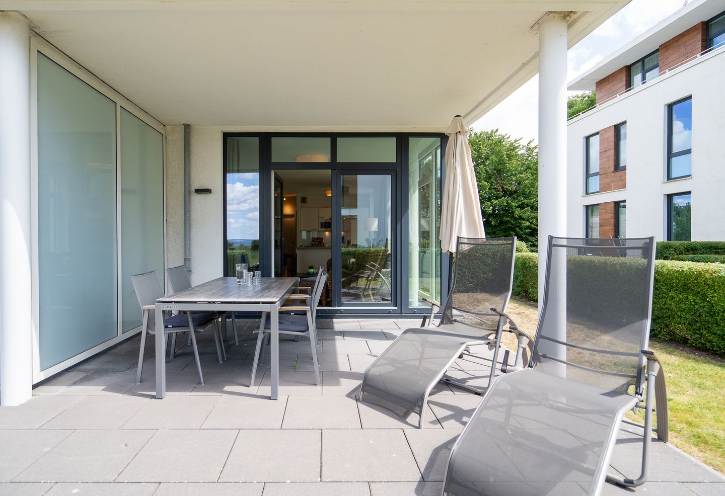 Sommer Terrasse mit Meerblick