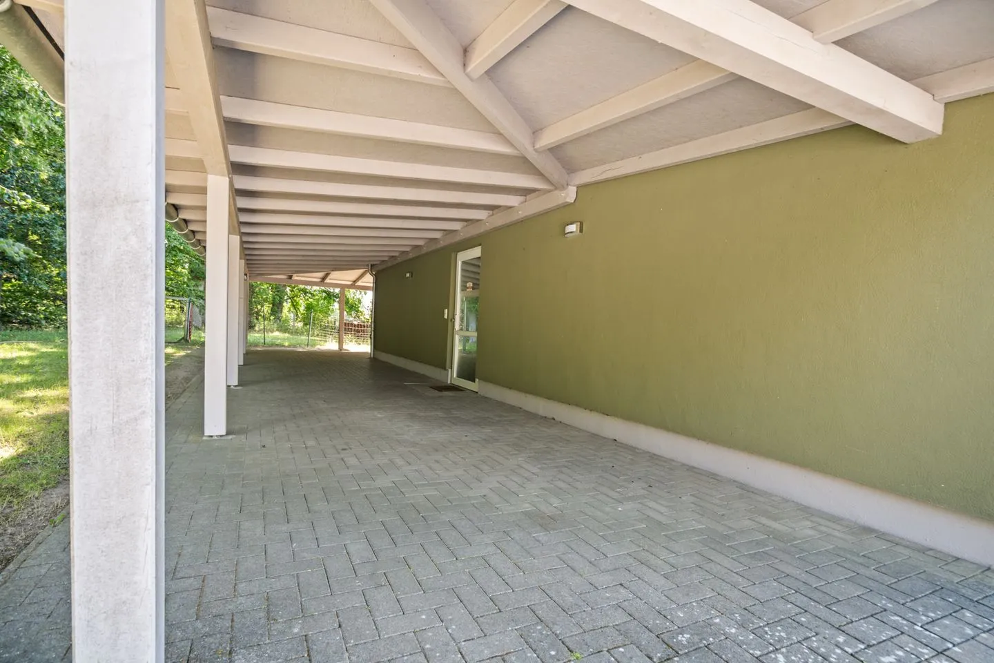Träumerei Alt-Schwerin - Einfamilienhaus Träumerei Alt Schwerin überdachter Stellplatz