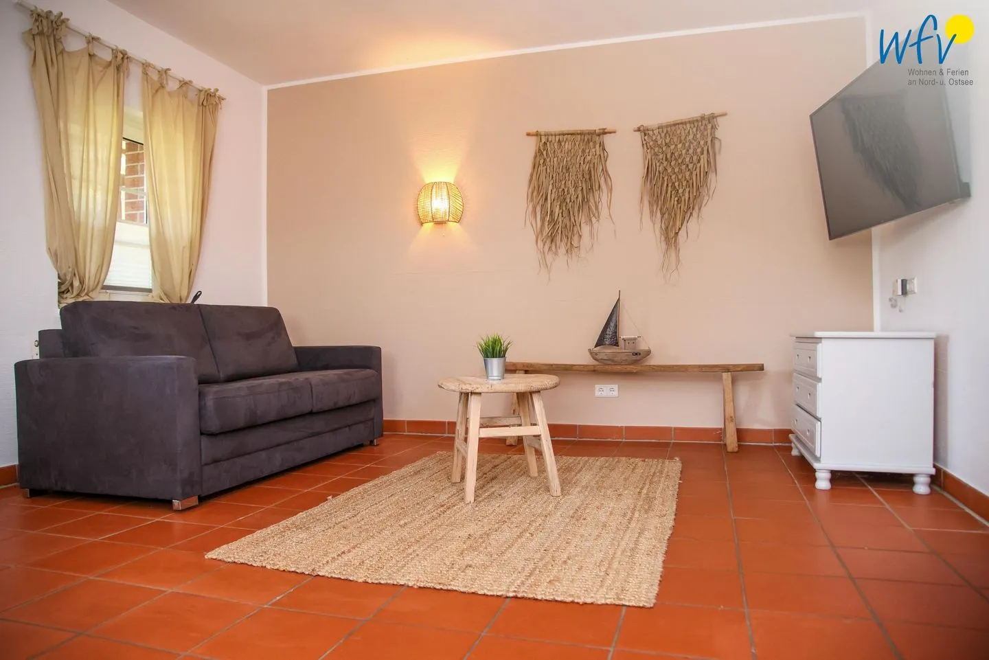 Ferienhaus am Gutspark Dranske Ferienwohnung Sonnenmeer Rügen - Dranske - Wohnzimmer