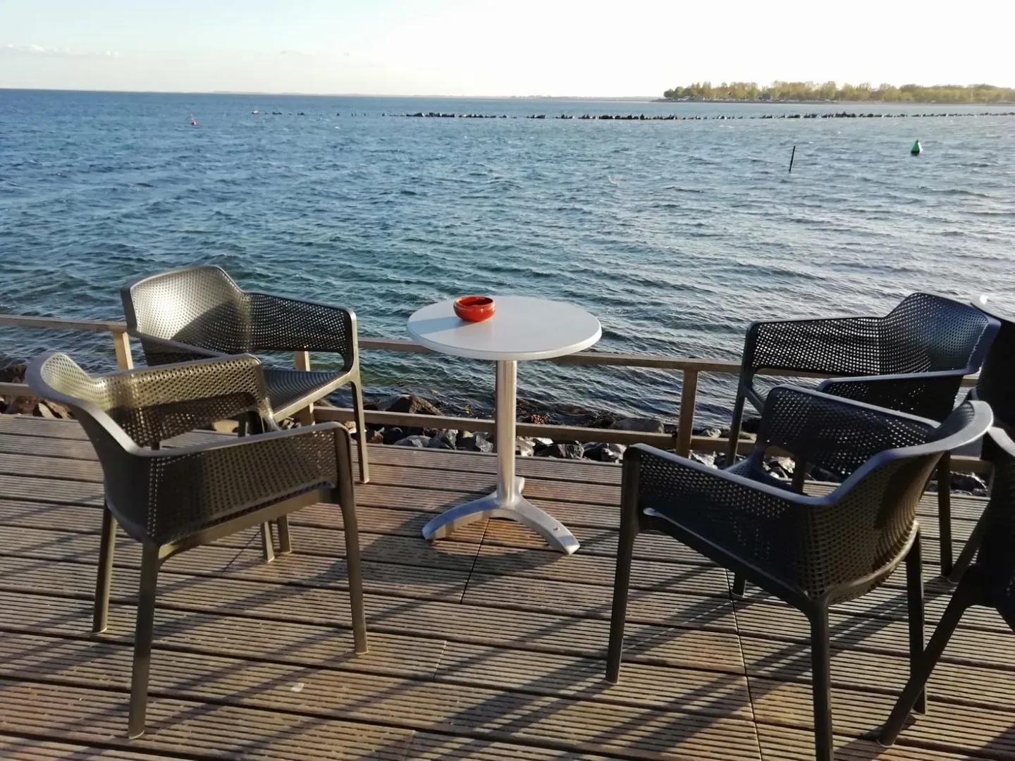 Auszeit am Yachthafen Südstrand -