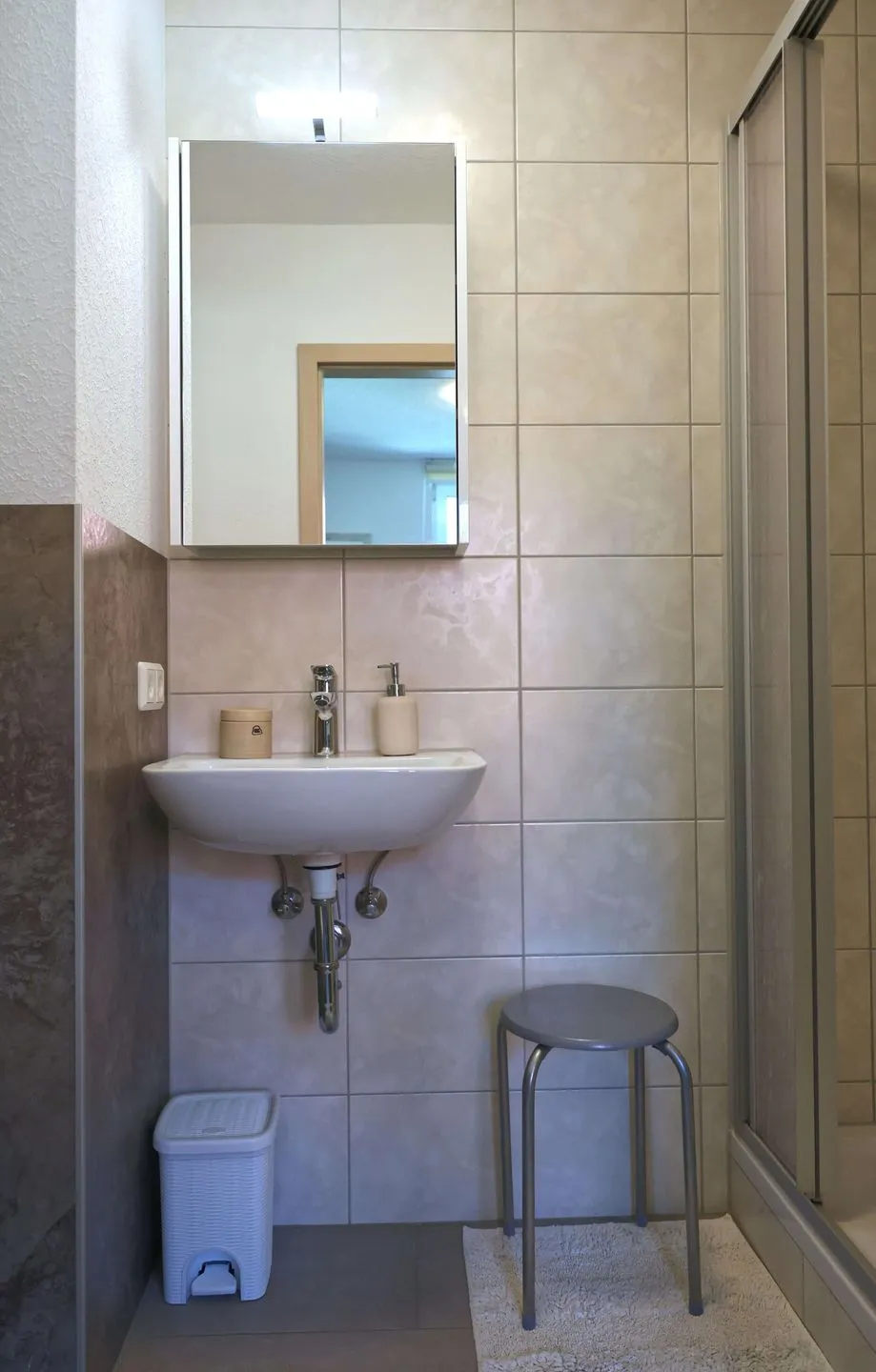 Ferienwohnung Zur Sonne Thüringer Wald - Kleines Badezimmer mit Dusche