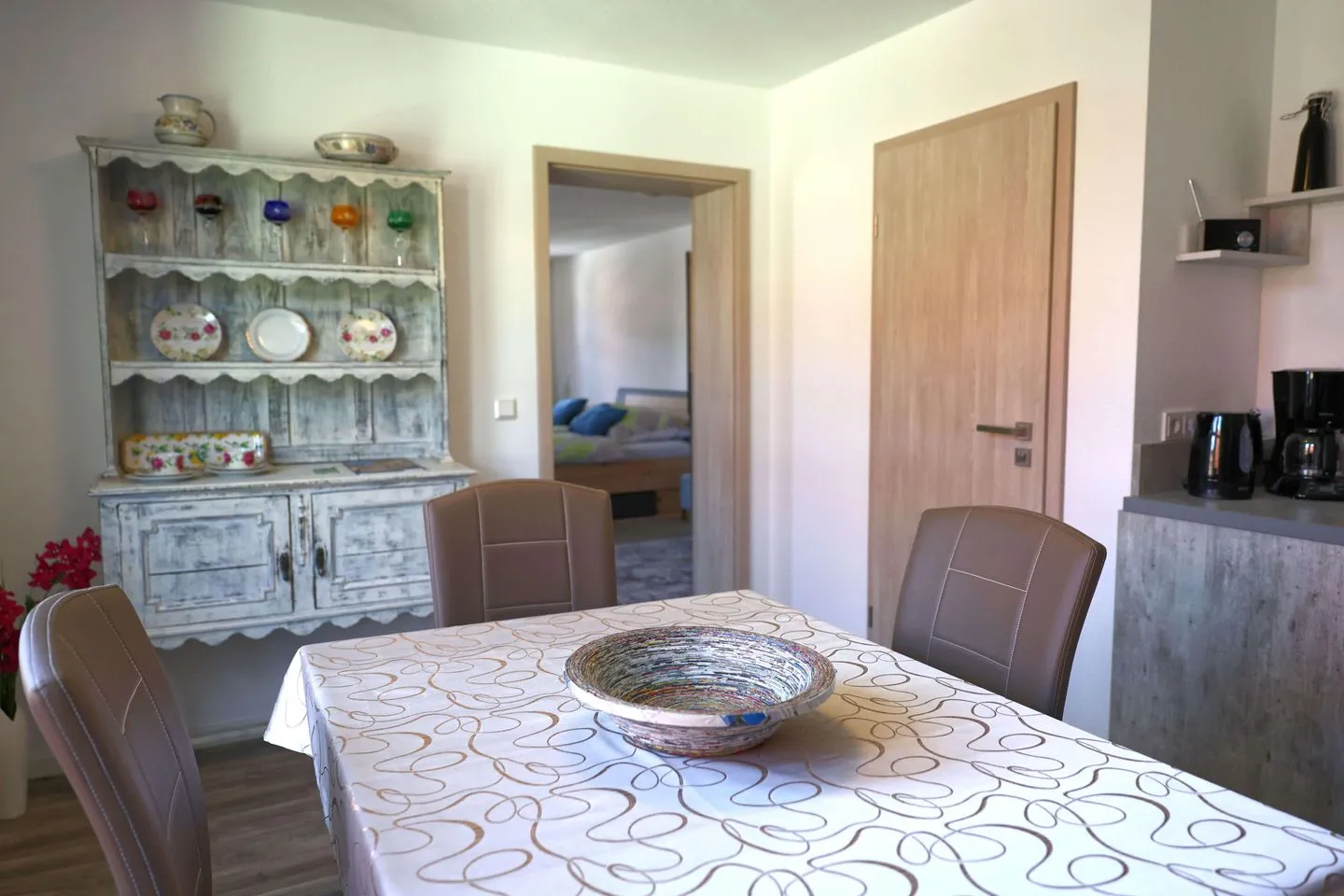 Ferienwohnung Zur Sonne Thüringer Wald - Raum für entspannte Unterhaltungen und gemeinsame Kochabende