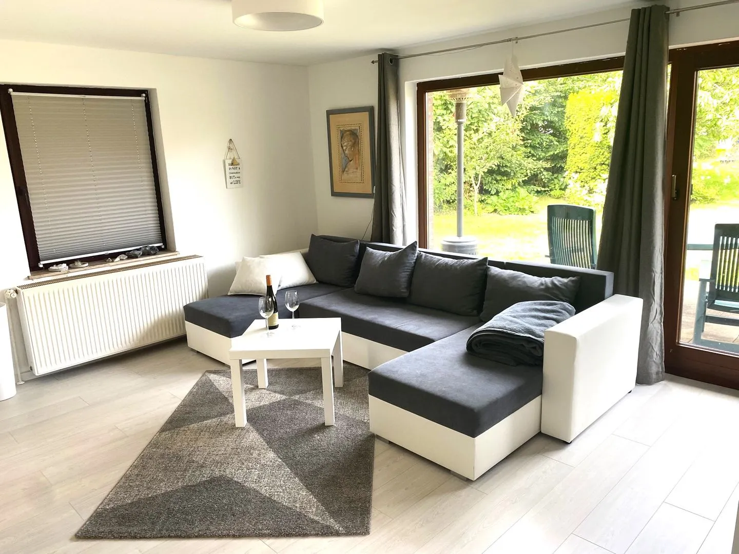 Bungalow im Garten Wiek - Wohnzimmer