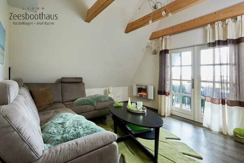 Wohnung 3 (Zeesboothaus) Middelhagen - Wohnzimmer