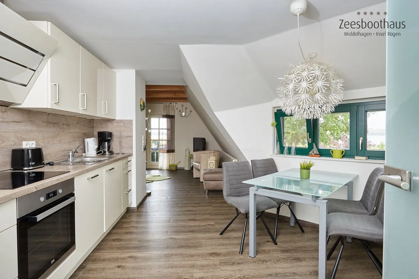 Wohnung 3 (Zeesboothaus) Middelhagen - Küche / Küchenzeile