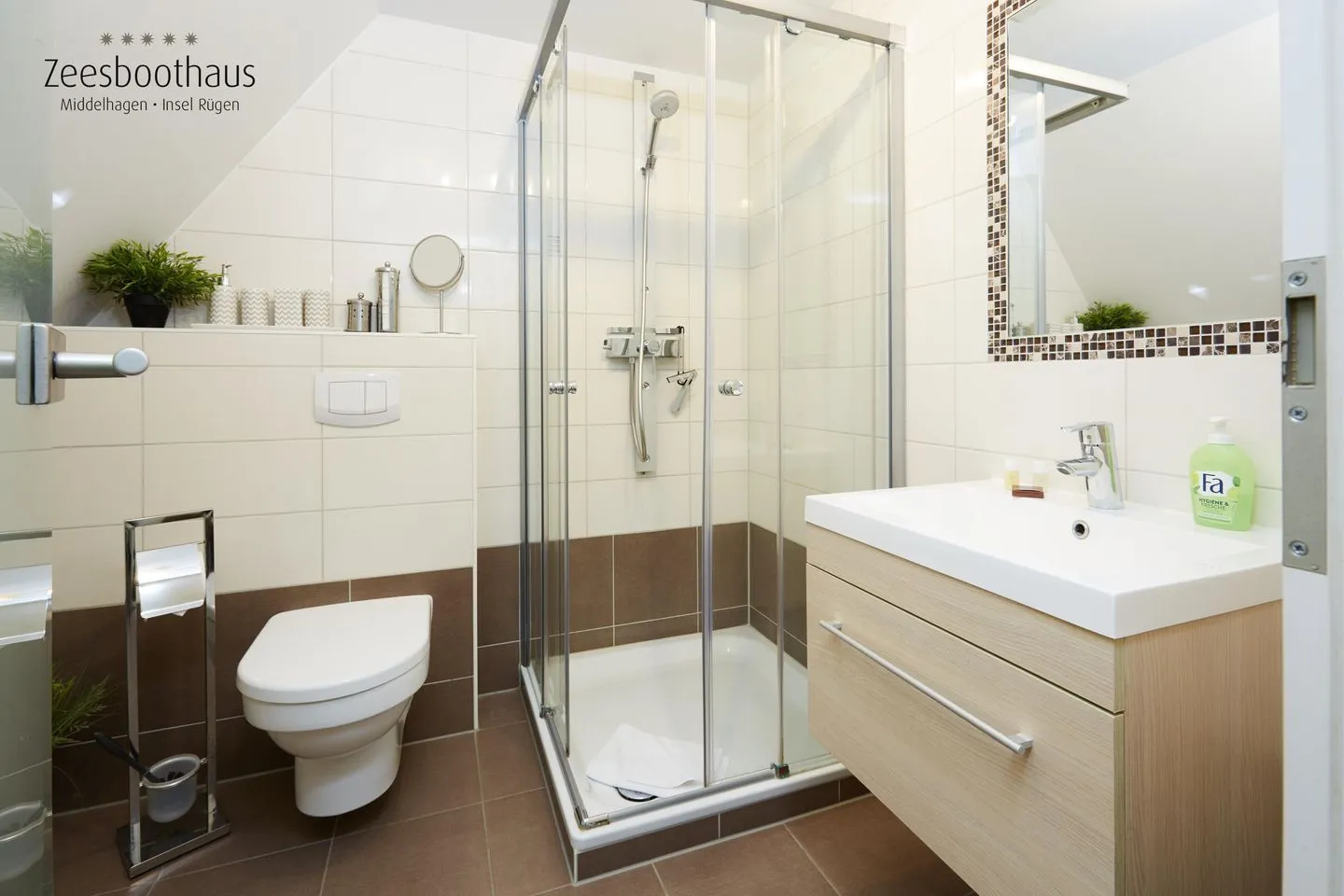Wohnung 3 (Zeesboothaus) Middelhagen - Badezimmer