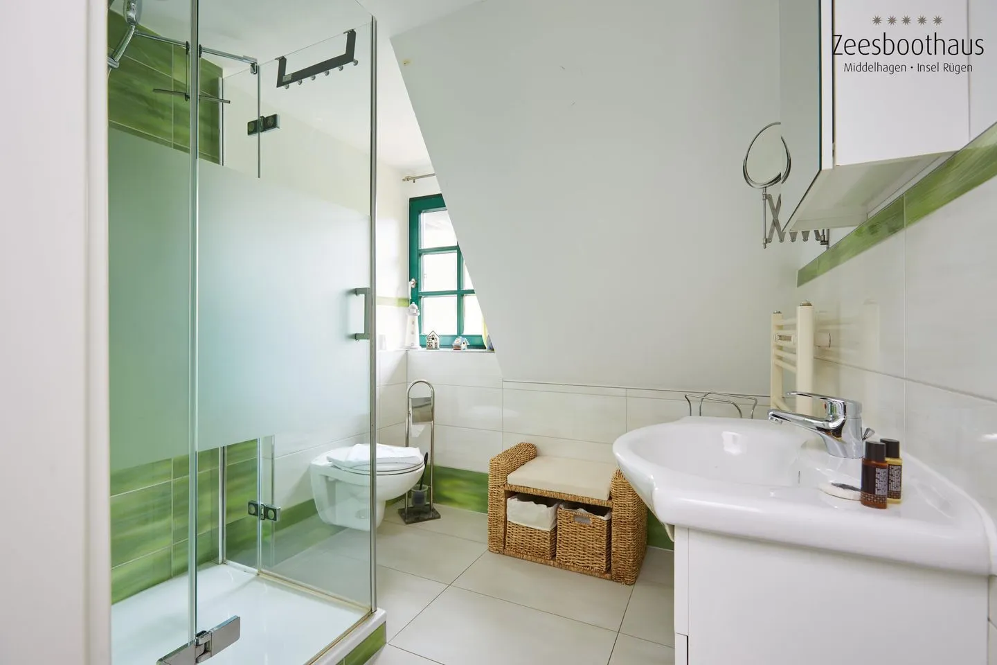 Wohnung 3 (Zeesboothaus) Middelhagen - Badezimmer