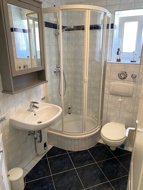 Ferienwohnung Ostsee-Buhne Baabe - Badezimmer