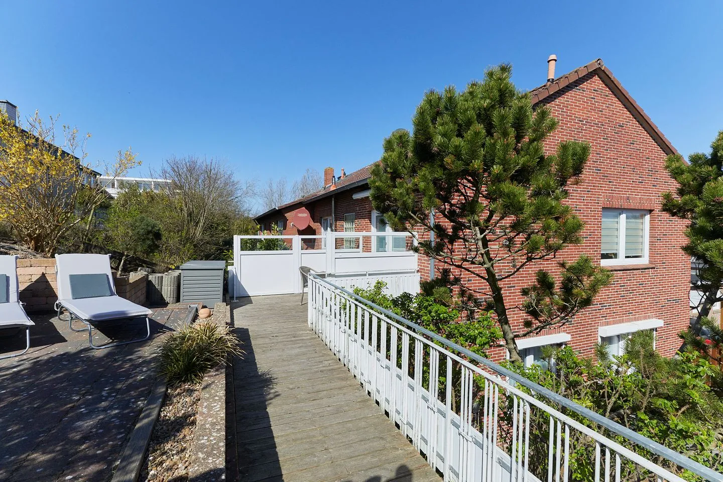 Haus Nordstrand - Ferienwohnung 5 Borkum - Fassade / Eingang
