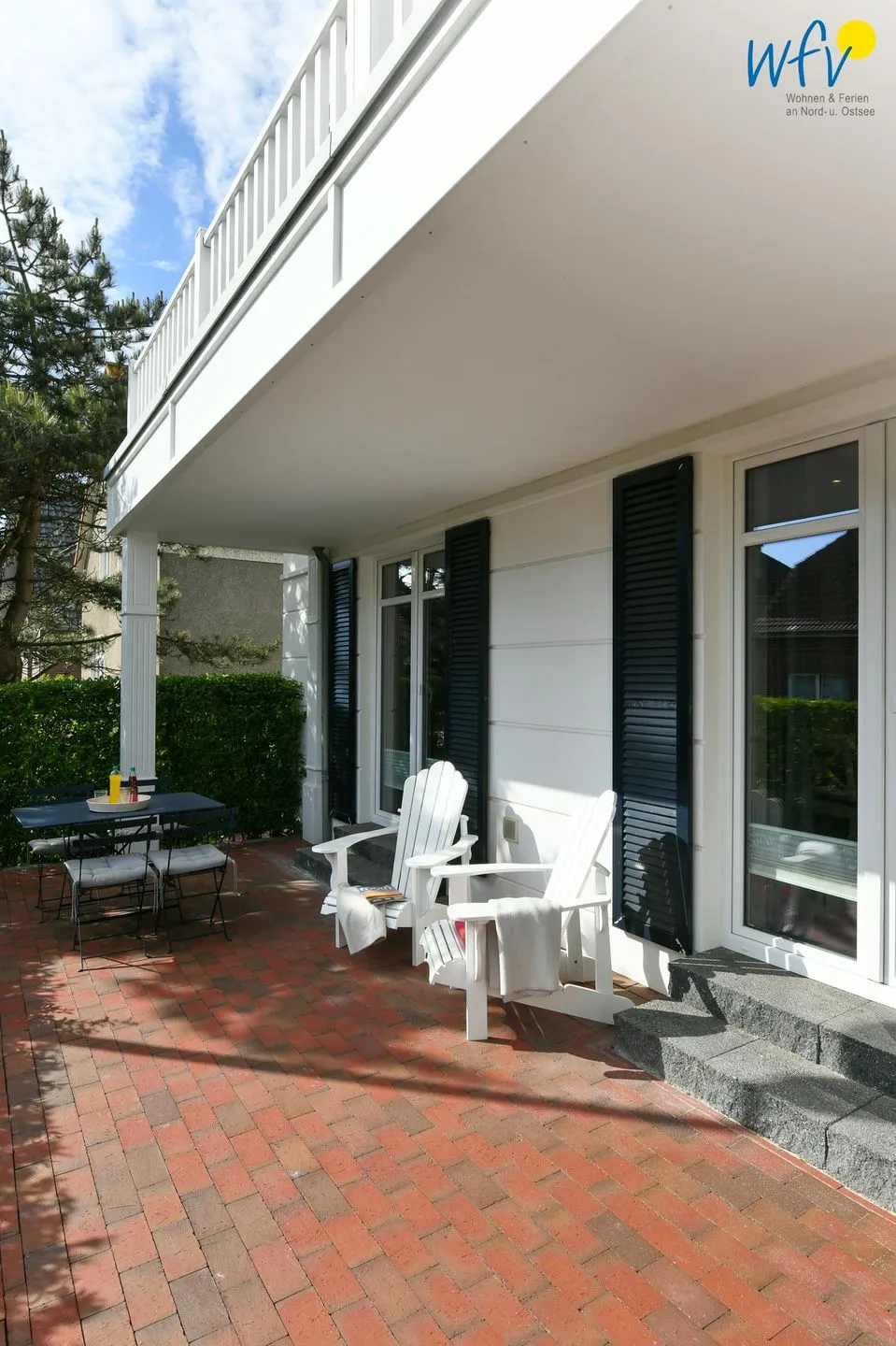 Ferienhaus Charlotte 48 Feriendoppelwohnung Charlotte Wangerooge - Terrasse