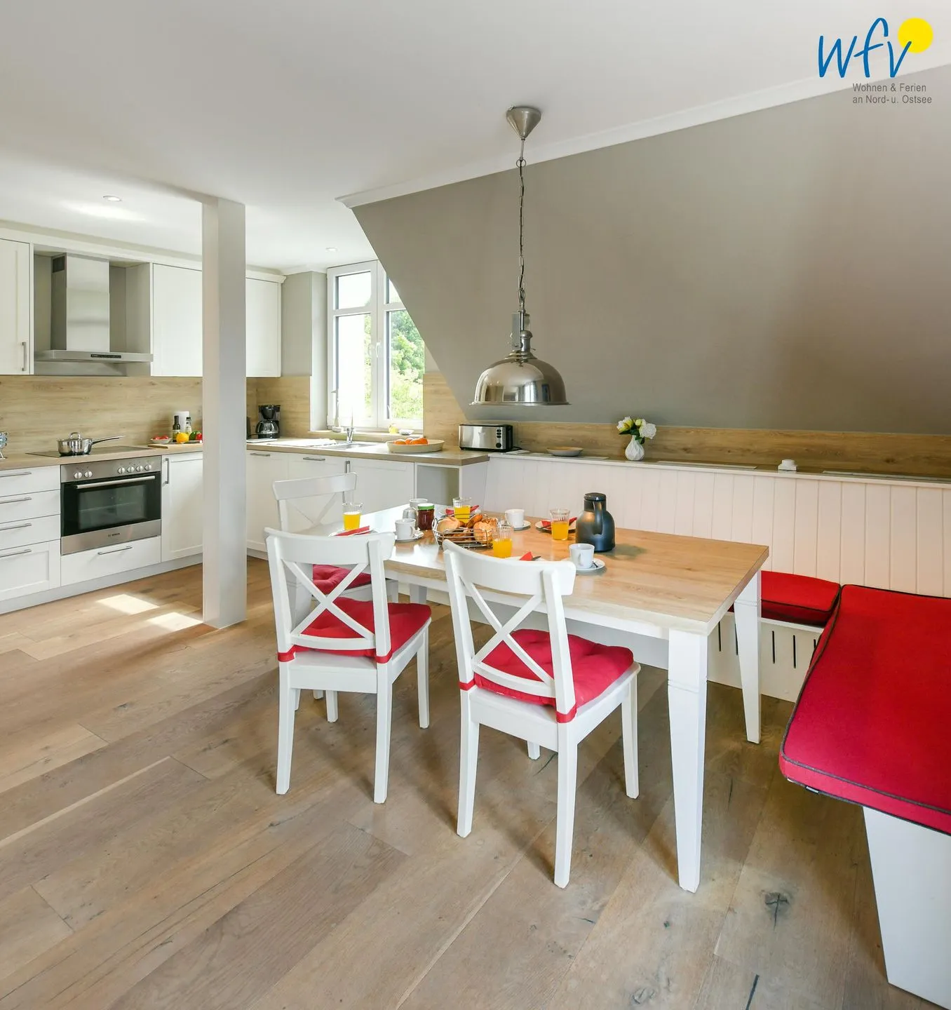 Ferienhaus Charlotte 48 Feriendoppelwohnung Charlotte Wangerooge - Küche / Küchenzeile