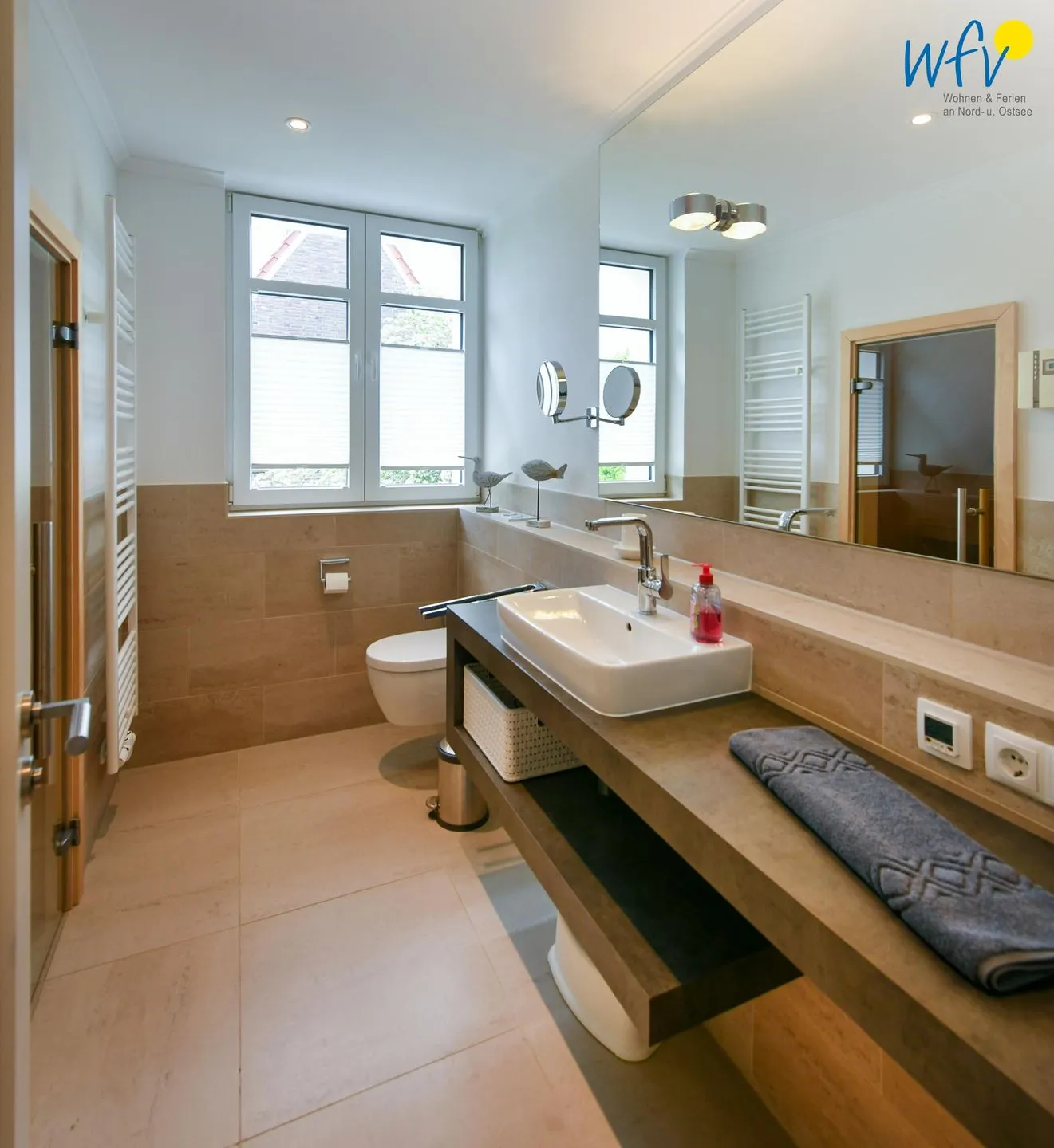 Ferienhaus Charlotte 48 Feriendoppelwohnung Charlotte Wangerooge - Badezimmer