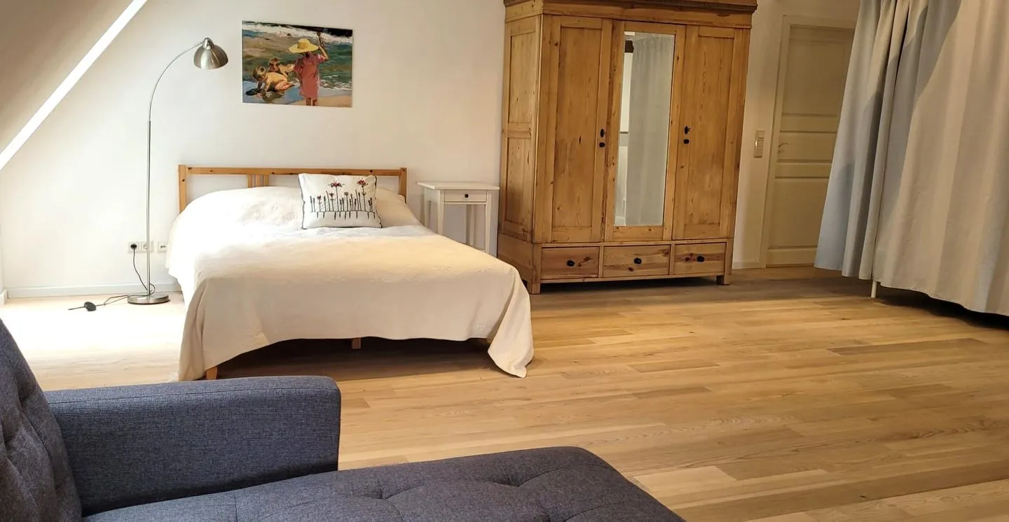 Loft Reethus Koppelkiek Husby - Doppelbett 140x200cm im offenen Schlafbereich