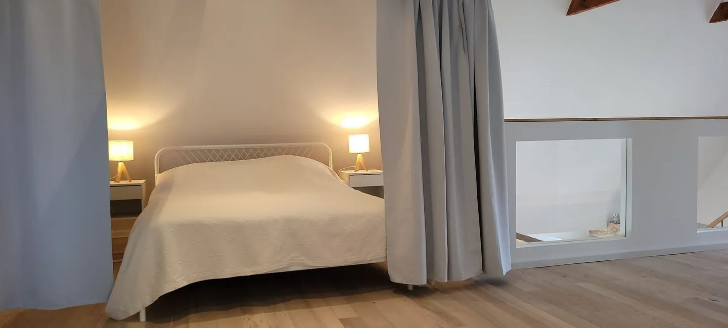 Loft Reethus Koppelkiek Husby - Doppelbett 180x200cm im offenen Schlafbereich