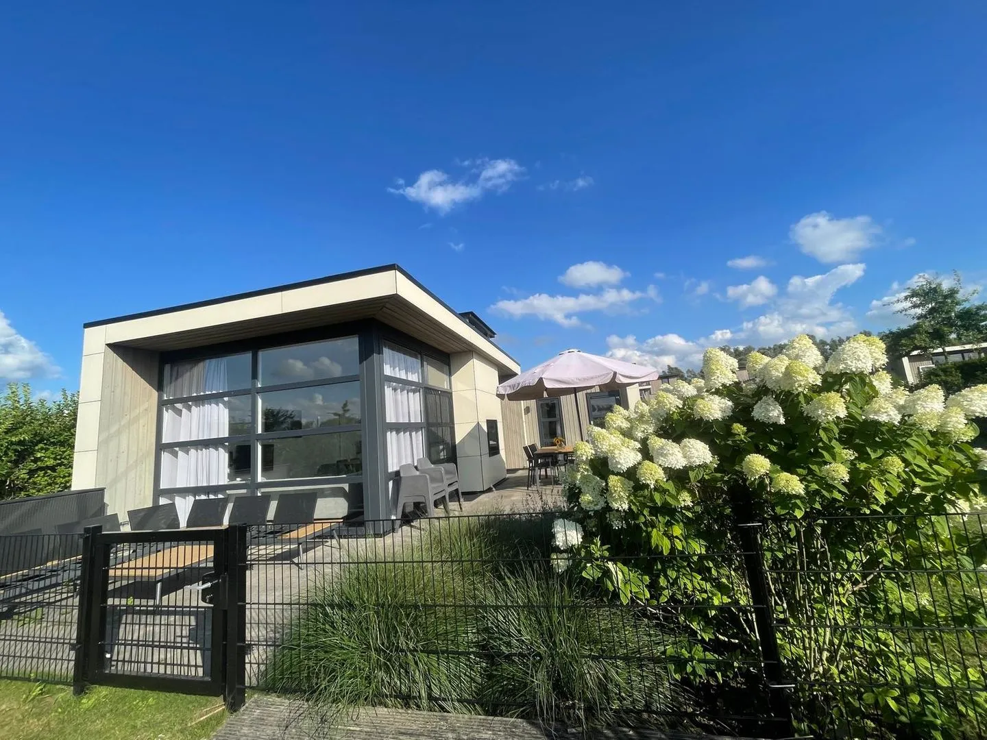 Marina Strandbad Chalet Waterlijn mit Zaun Haus Nr. 91 Gelderland -