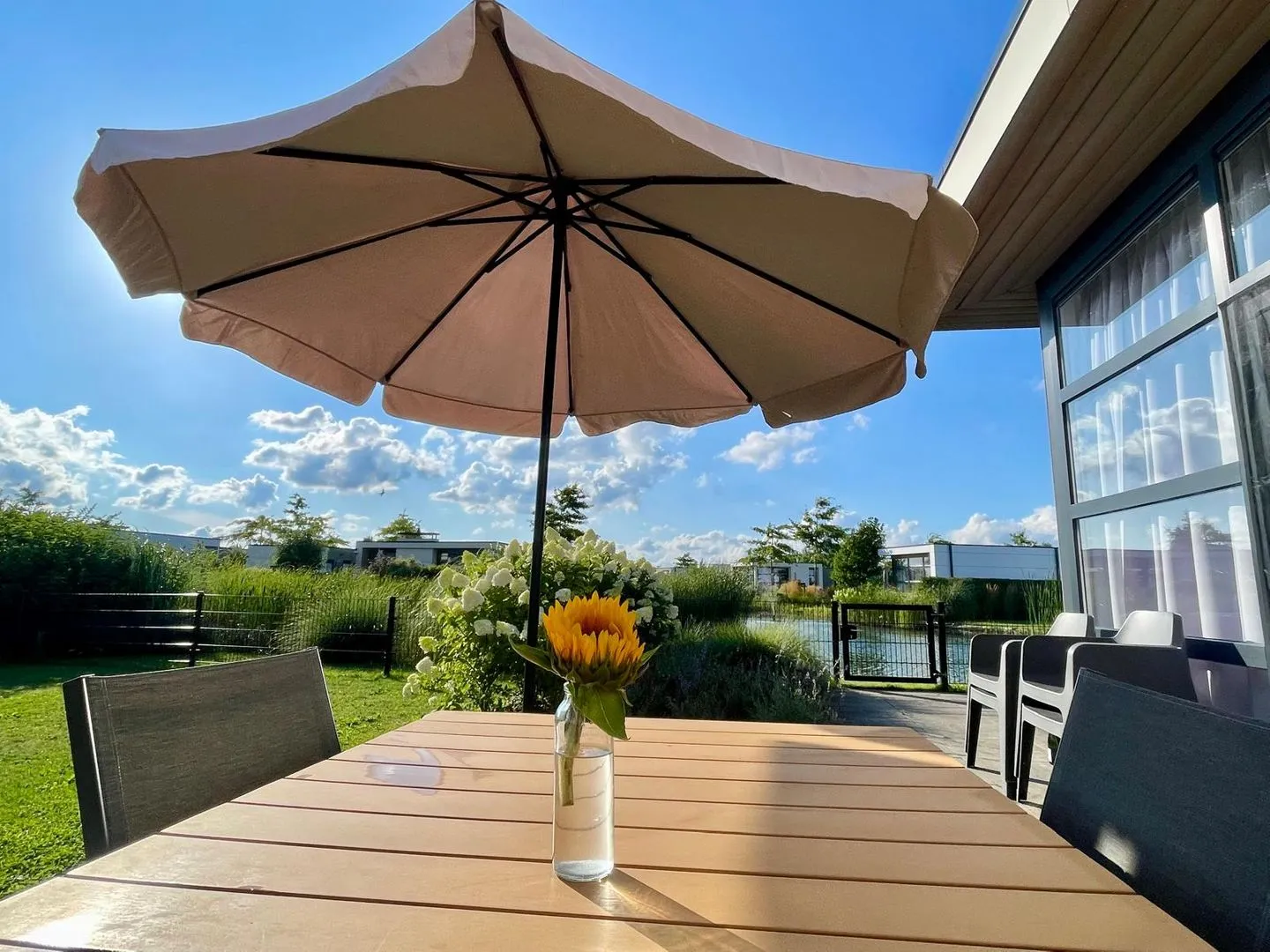 Marina Strandbad Chalet Waterlijn mit Zaun Haus Nr. 91 Gelderland -