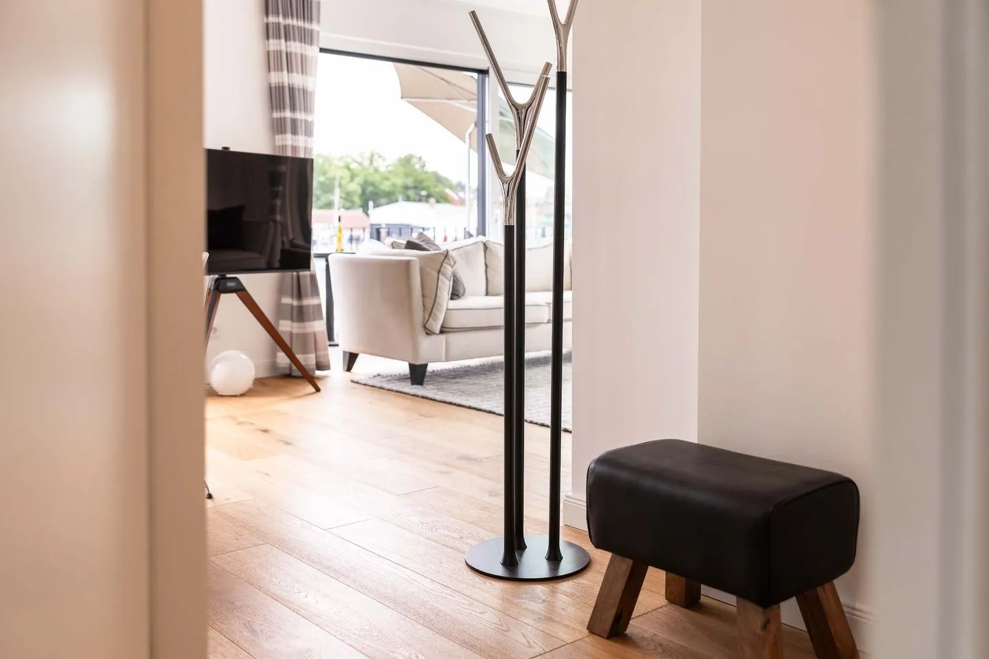 Hafenglück - mit Balkon & außergewöhnlichem Hafenblick - Wohnzimmer