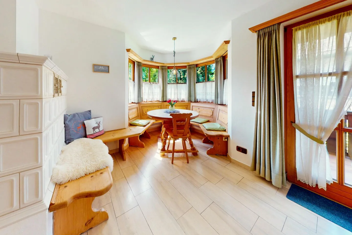Jenny Garmisch-Partenkirchen - Wohnzimmer