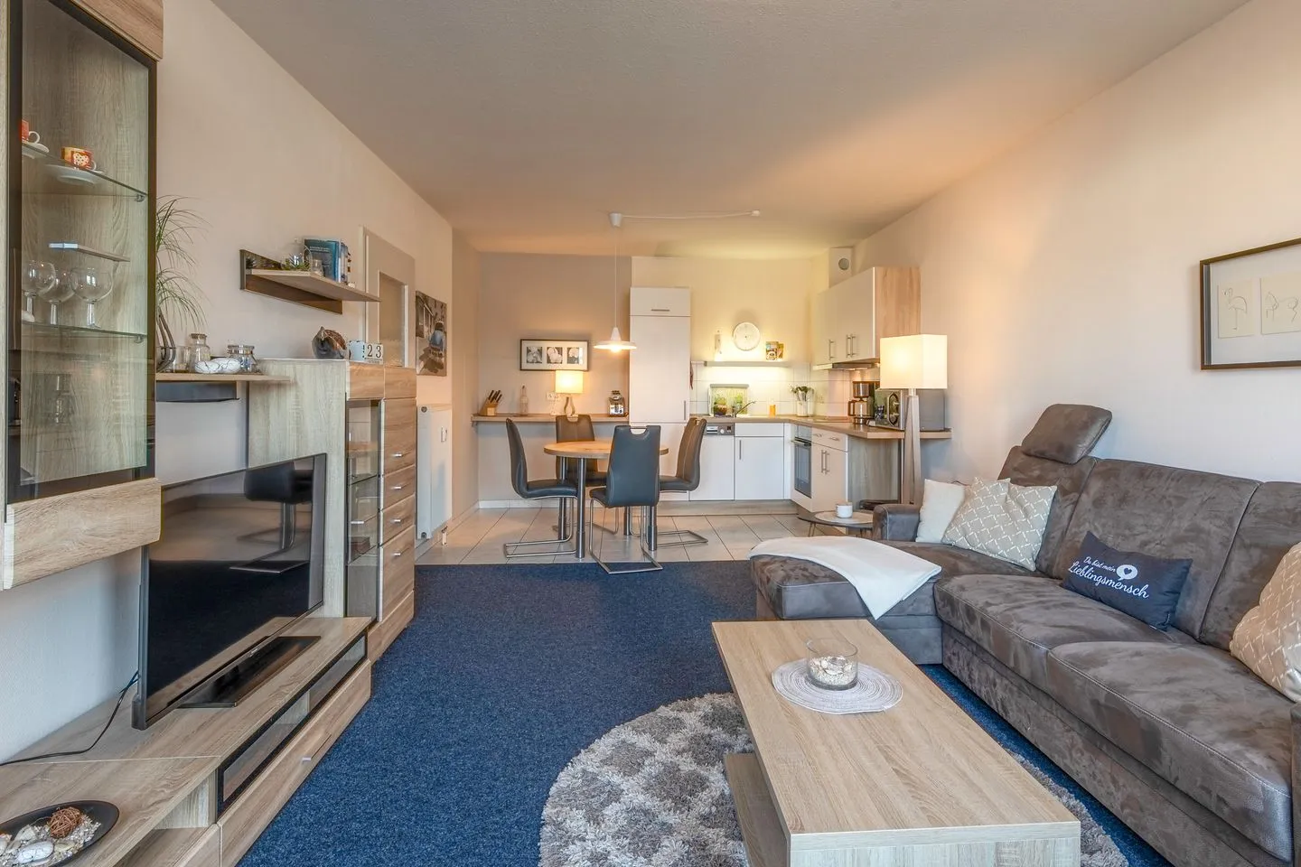 HafenLiebe Waren (Müritz) - Ferienwohnung HafenLiebe Waren (Müritz) - Wohnzimmer zum Wohlfühlen