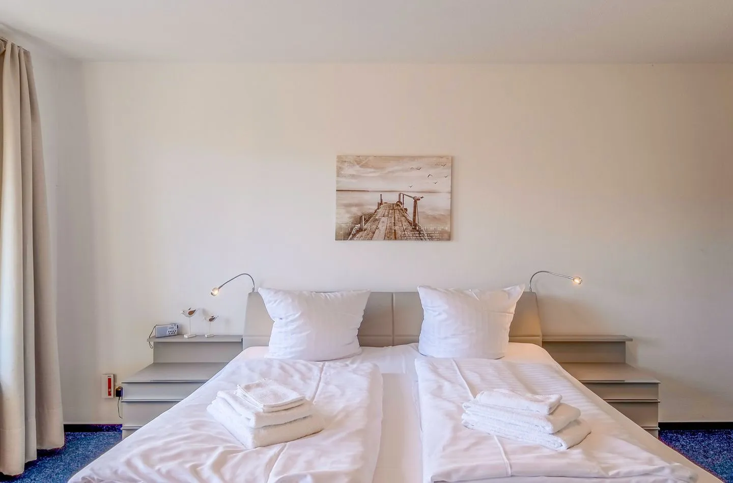 HafenLiebe Waren (Müritz) - Ferienwohnung HafenLiebe Waren (Müritz) - Schlafzimmer Doppelbett