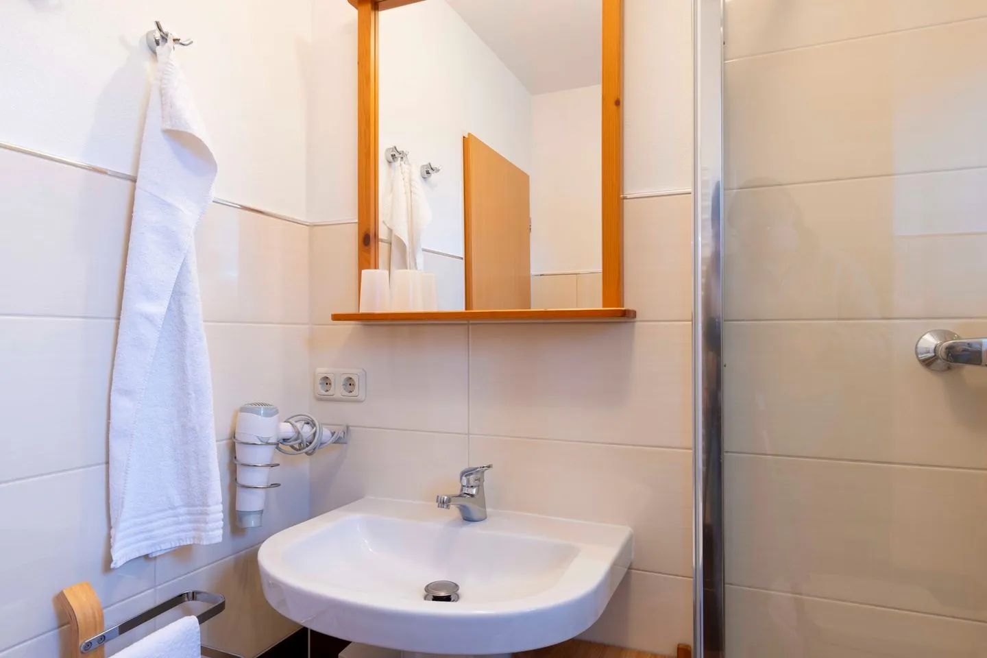 (DKK1d) Ferienwohnung Seemöwe Niendorf - Badezimmer