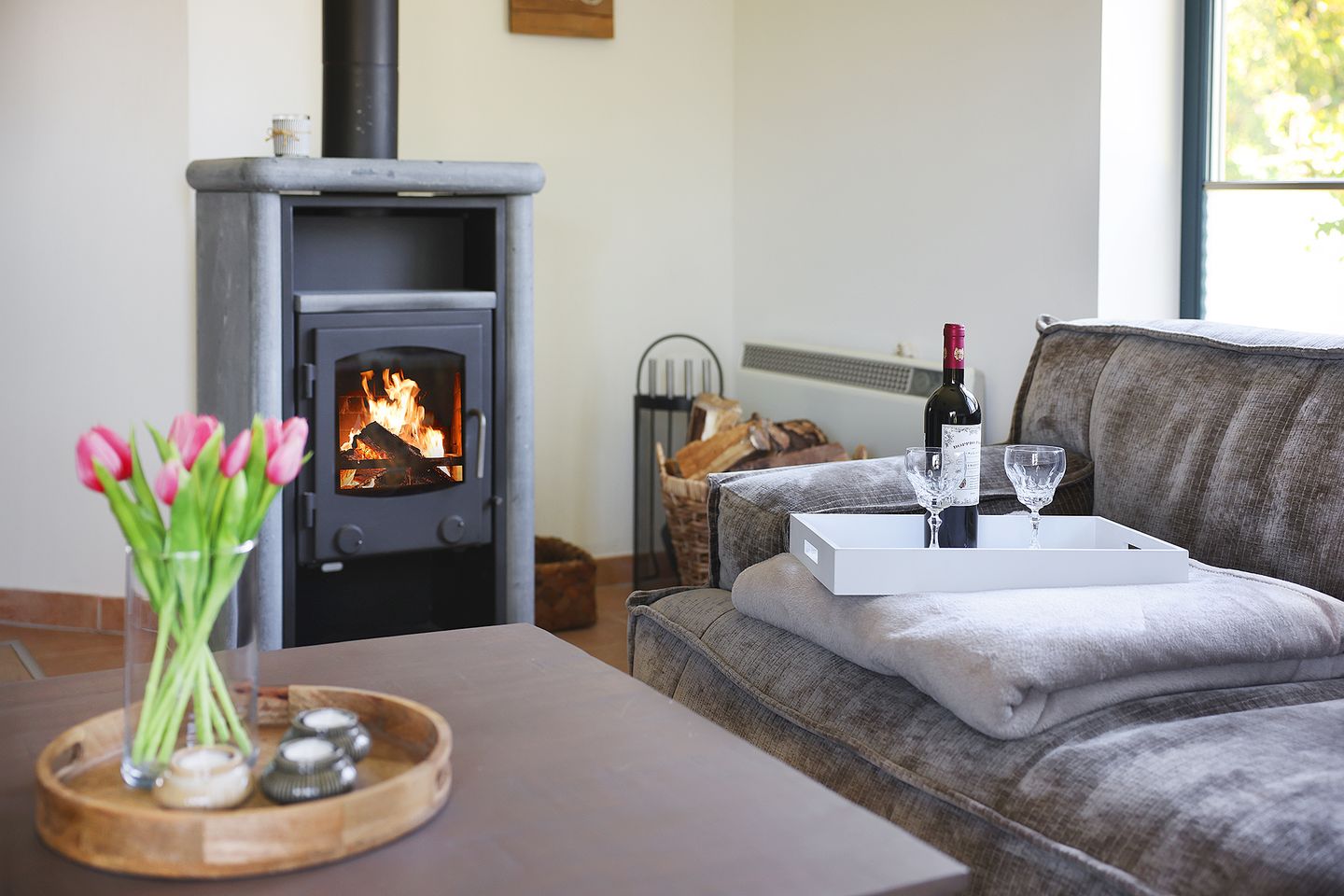 Hus Föfftein Kamin im Wohnzimmer