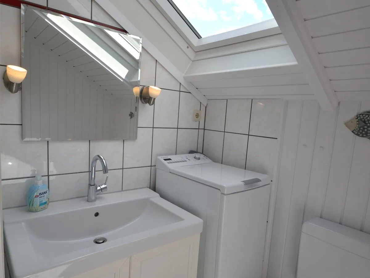 Lille Hus Flensburger Förde - Bad mit Dusche, WC, Fenster, Waschmaschine