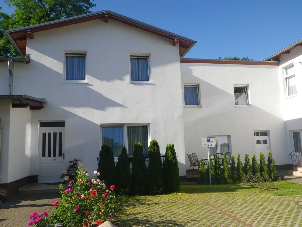 Stranddistel, Haus Gudrun: Whg. 6 Zinnowitz - Fassade / Eingang