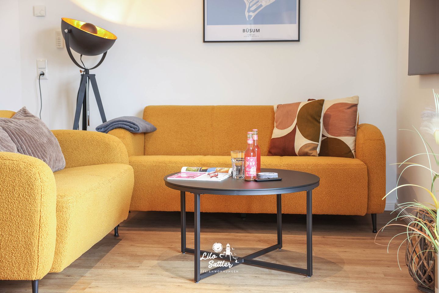"Deichstuben" Whg. 2, Wohnzimmer, Sofa