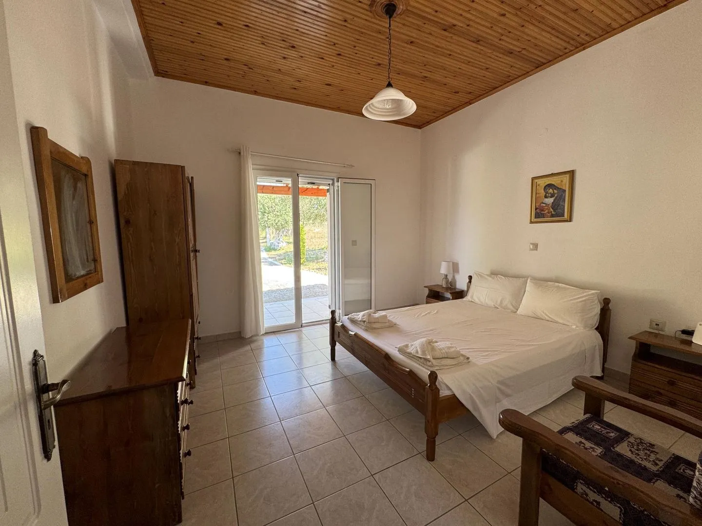 Chrissa Halikounas - Bedroom