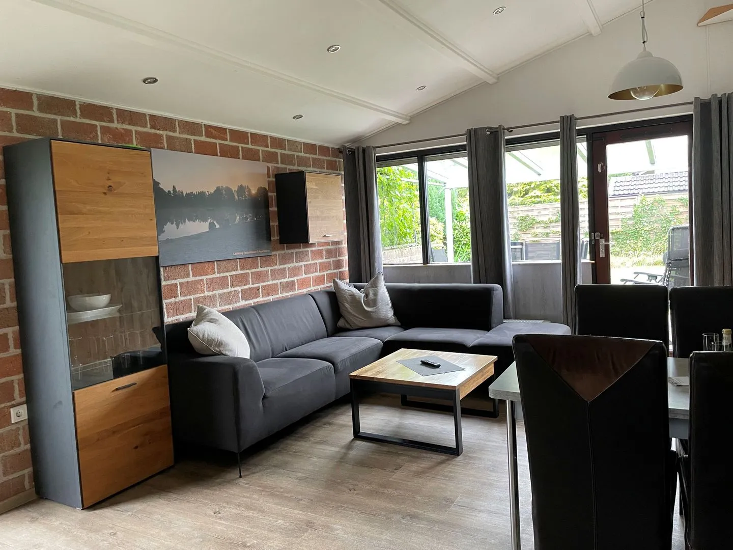 Hanna-Liese - Lastering Ferienhäuser & Apartments Haddorf - Wohn- Esszimmer