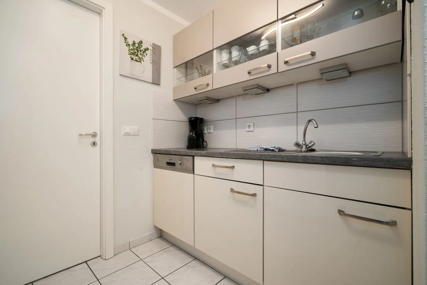 Seepferdchen Waren (Müritz) - Ferienwohnung Seepferdchen Waren (Müritz) - praktische Küchenzeile