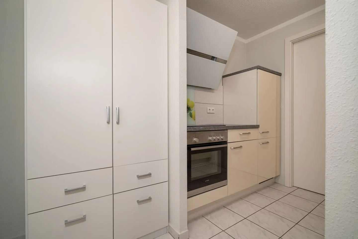 Seepferdchen Waren (Müritz) - Ferienwohnung Seepferdchen Waren (Müritz) - Arbeitsfläche im Küchenbereich