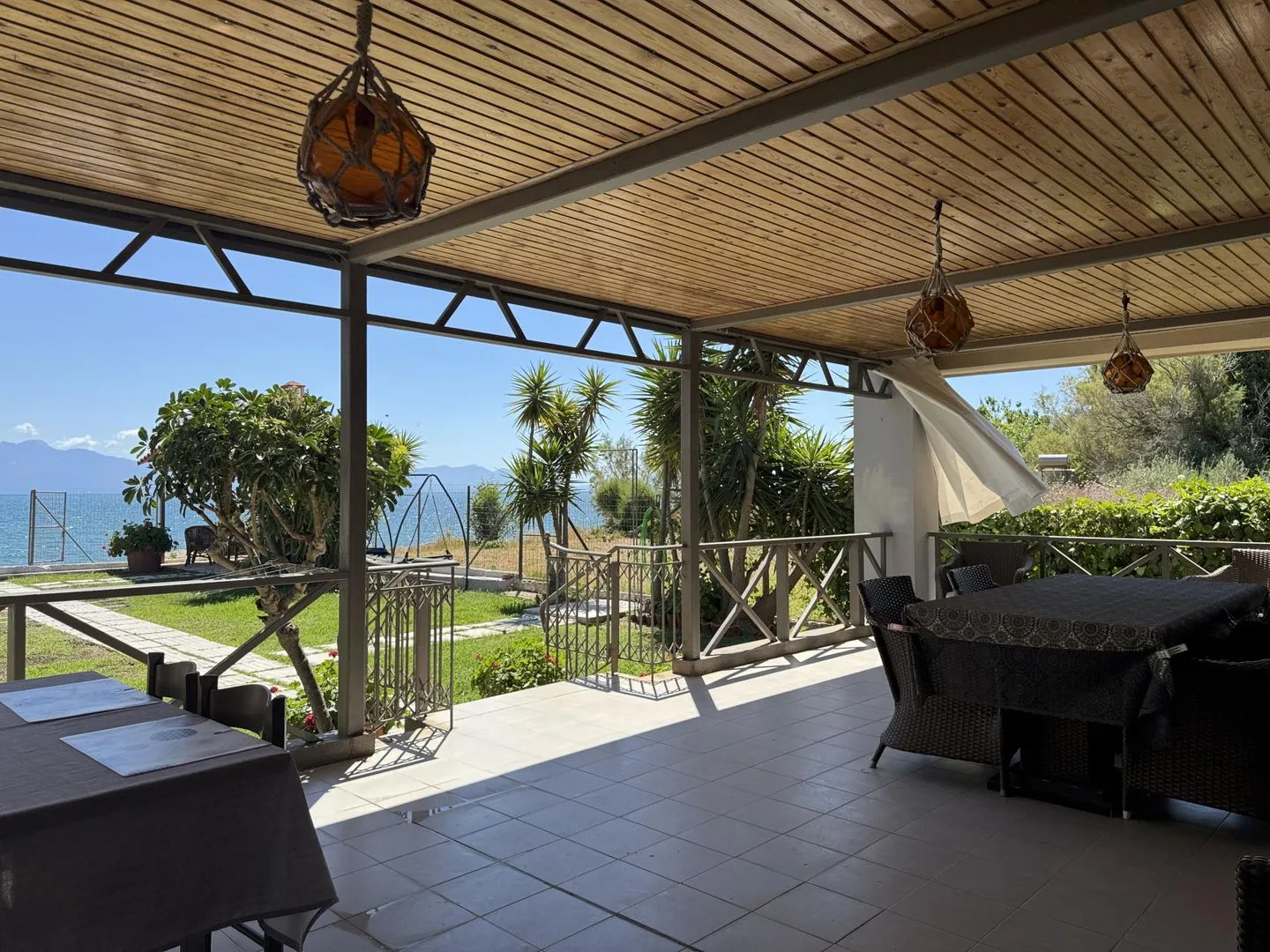 Vivi Aghios Andreas - Balkon