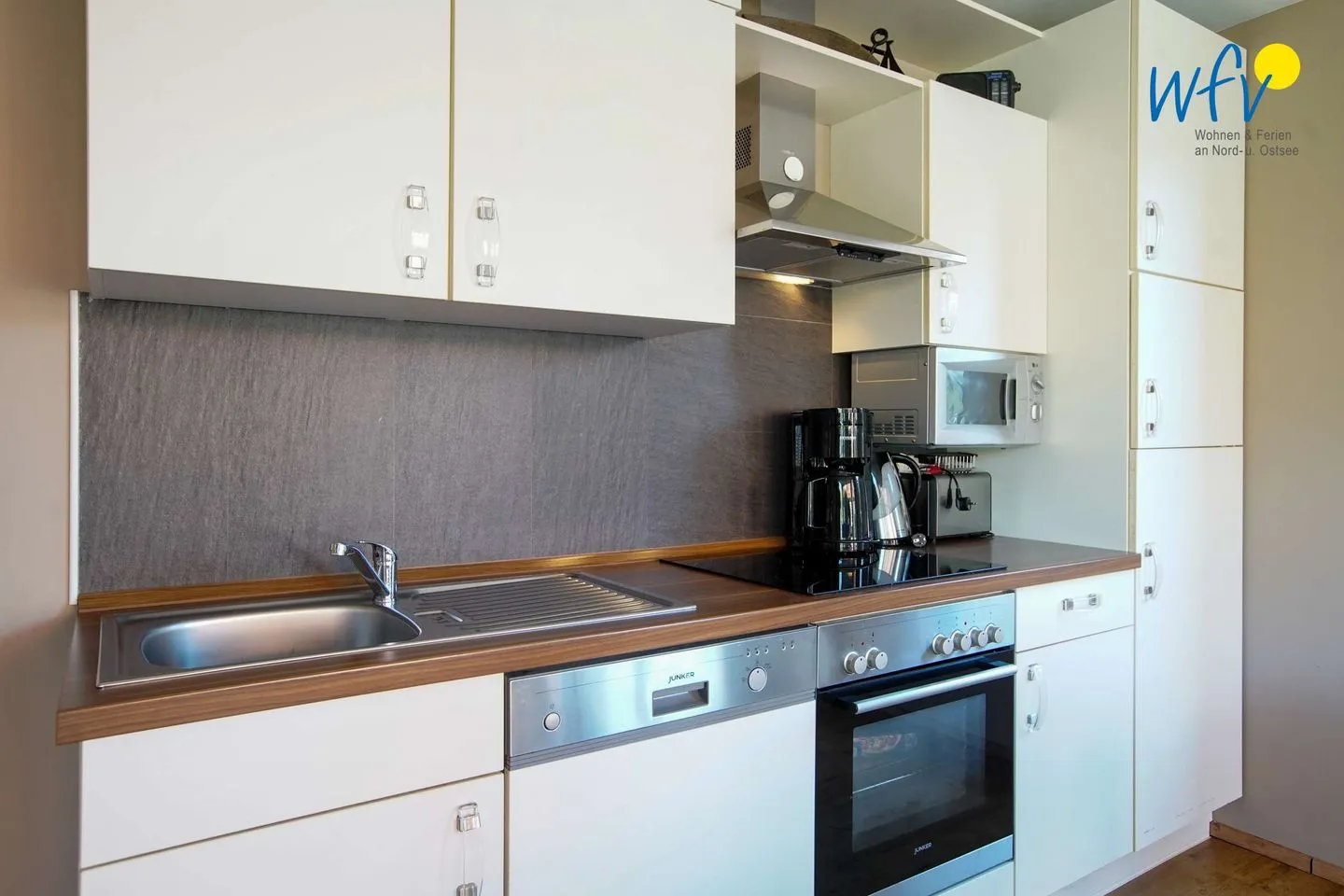 Haus Gartenstraße Ferienwohnung Nemo Borkum - Küche / Küchenzeile