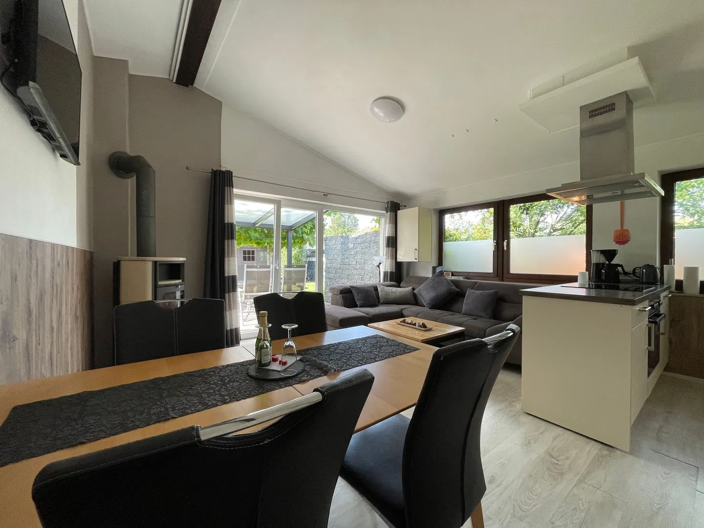 Wacholderbusch - Lastering Ferienhäuser & Apartments Haddorf -