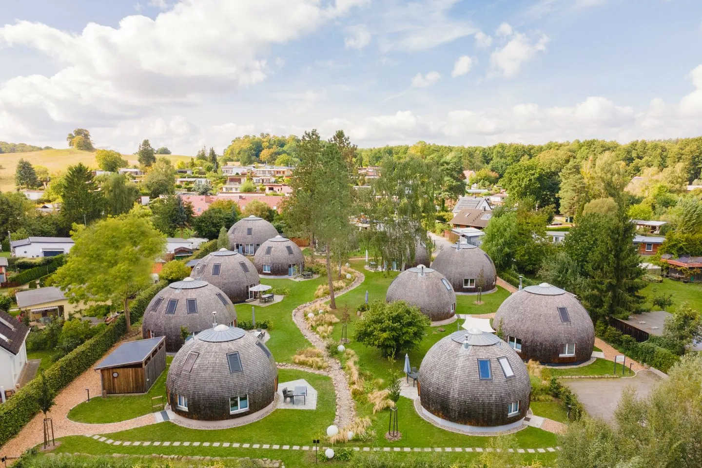 Selene Tollensesee – Penzlin/Wustrow - Ferienhaus Selene - Kugelhaus am Tollensesee - Apartmentgelände von oben