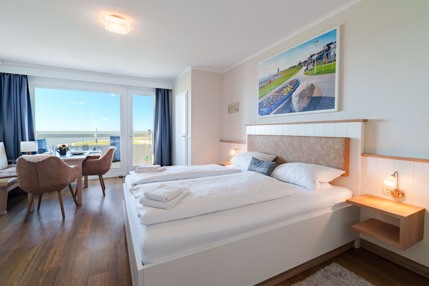 Hochhaus Whg. 57 / 5. OG, Wohnraum, Bett