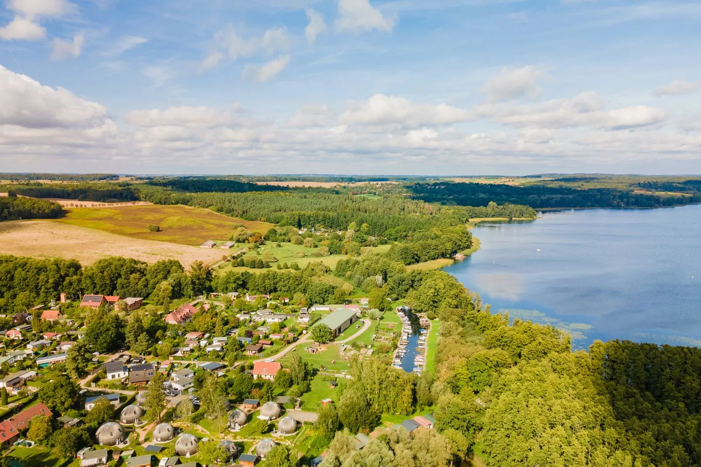 Kugelhaus Kugellager Tollensesee – Penzlin/Wustrow - Ferienhaus Kugellager - Kugelhaus am Tollensesee - Umgebung aus der Vogelperspektive