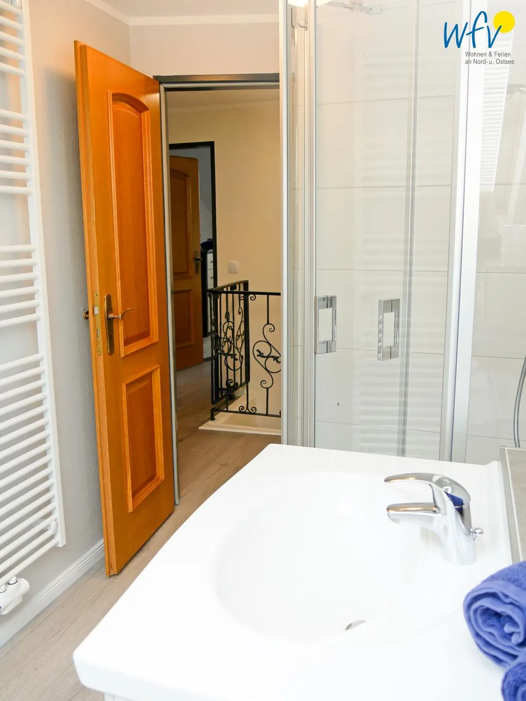 Ferienhaus Greune-Stee 87 Ferienwohnung Uttiet bi de Düün Borkum - Badezimmer Waschbecken