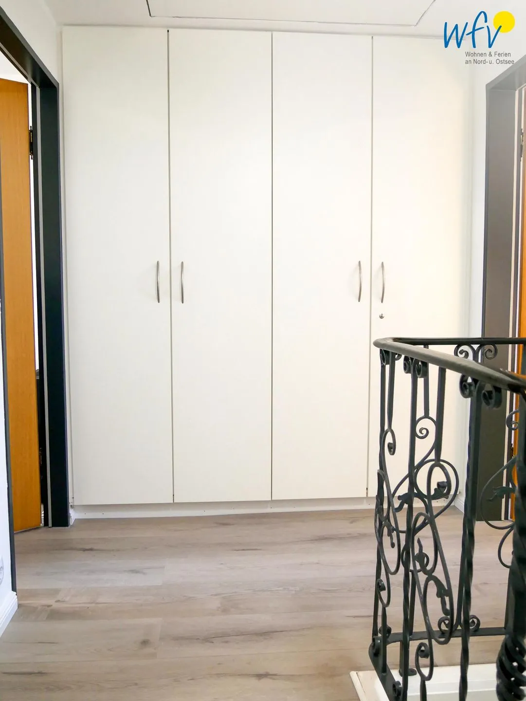 Ferienhaus Greune-Stee 87 Ferienwohnung Uttiet bi de Düün Borkum - Flur DG / Einbauschrank und Kinderzimmer