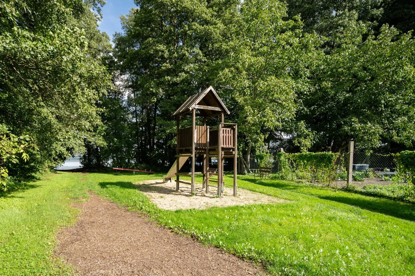Kugelhaus Eos Tollensesee – Penzlin/Wustrow - Ferienhaus Eos - Kugelhaus am Tollensesee - fußläufig erreichbare Badestelle