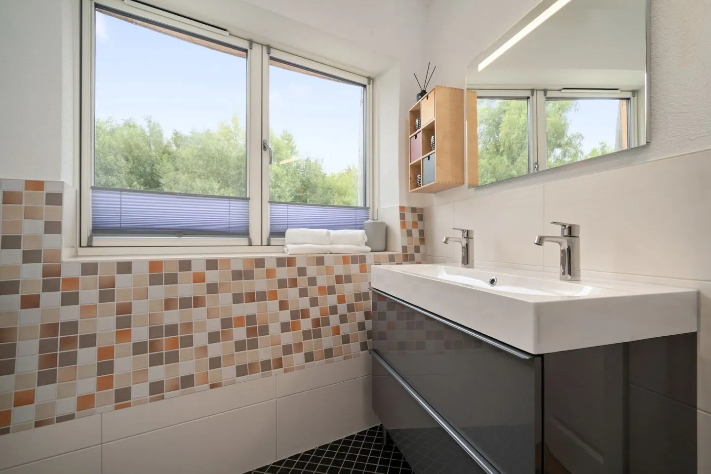 Kugelhaus Eos Tollensesee – Penzlin/Wustrow - Ferienhaus Eos - Kugelhaus am Tollensesee - Tageslichtbad