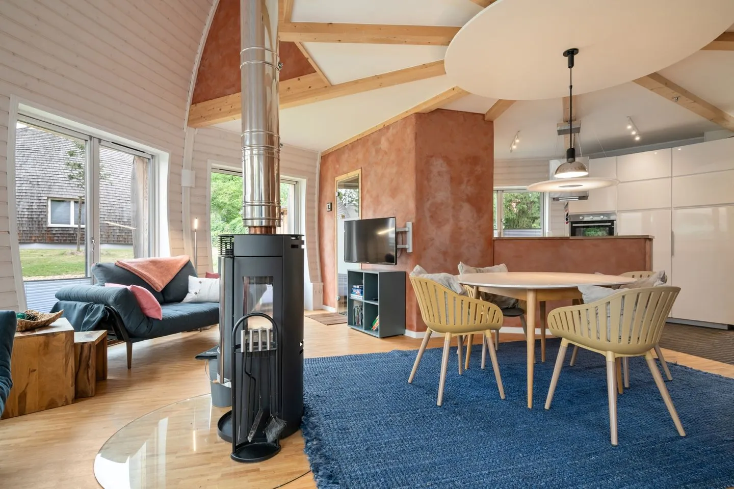 Kugelhaus Eos Tollensesee – Penzlin/Wustrow - Ferienhaus Eos - Kugelhaus am Tollensesee - offenes Wohnkonzept
