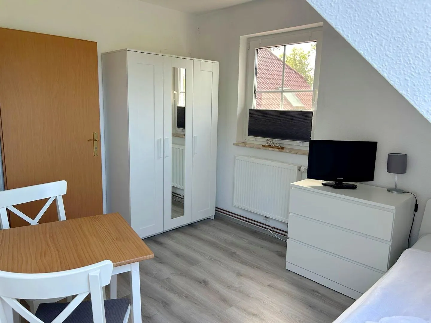 Am Deich Haus 18 Ostseeheilbad Zingst - TV im Schlafzimmer