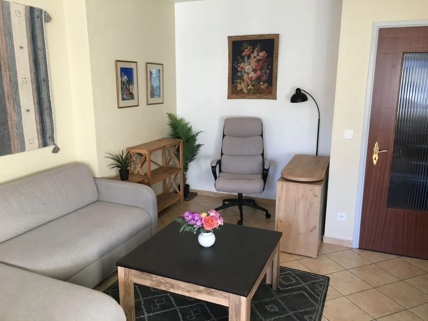 Casa Varesi, 5. Stock Locarno & Riviera - Wohnzimmer