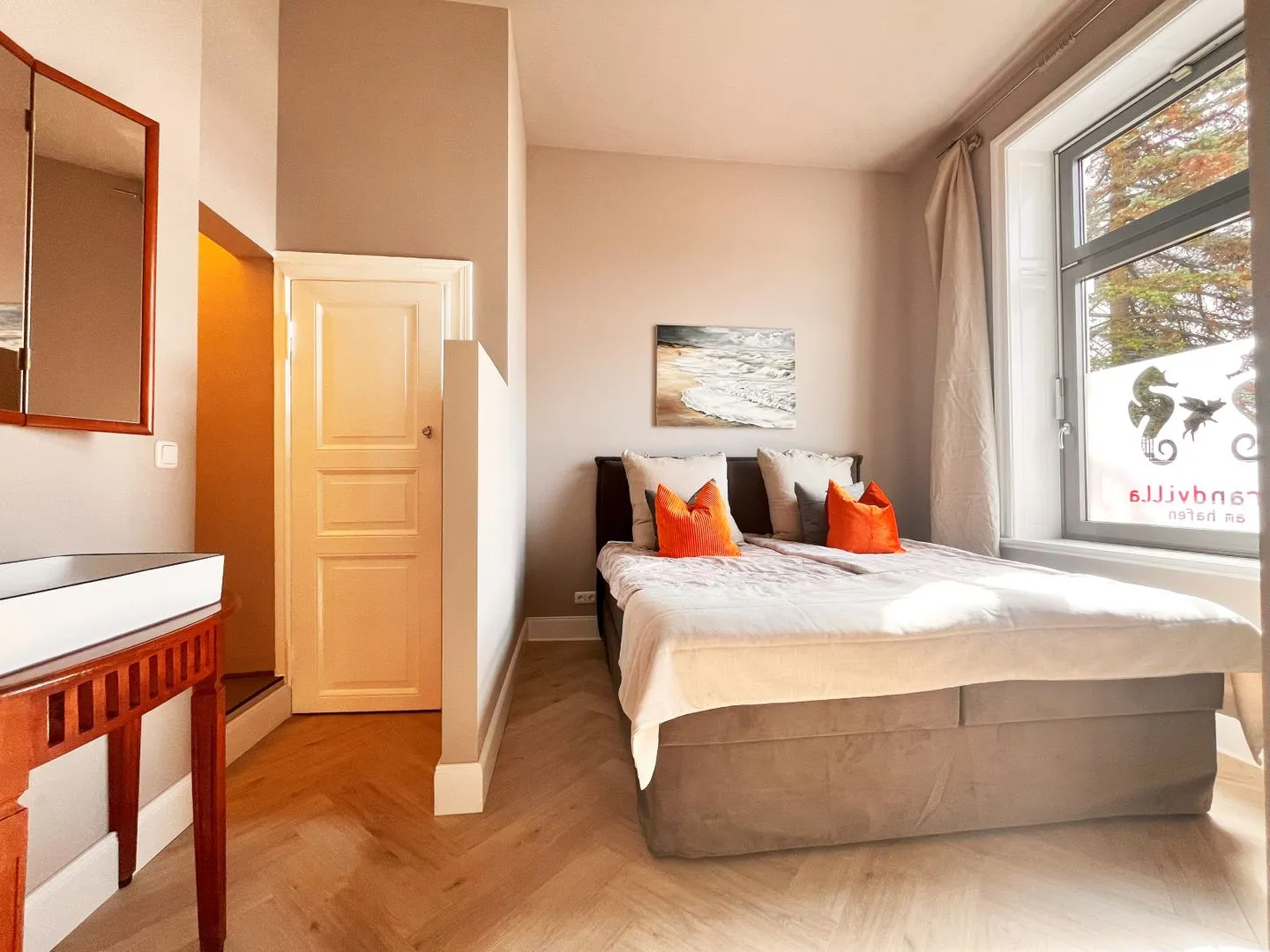 Strandvilla Hafenloge - stilvoll wohnen direkt am Niendorfer Hafen - Schlafzimmer