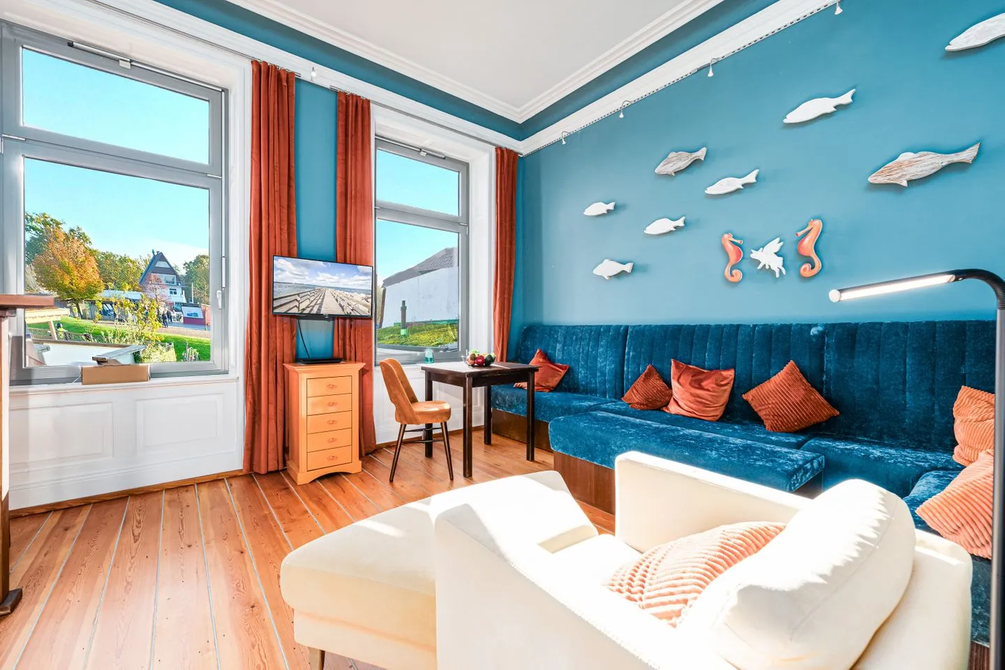 Strandvilla Hafenloge - stilvoll wohnen direkt am Niendorfer Hafen - Wohnzimmer