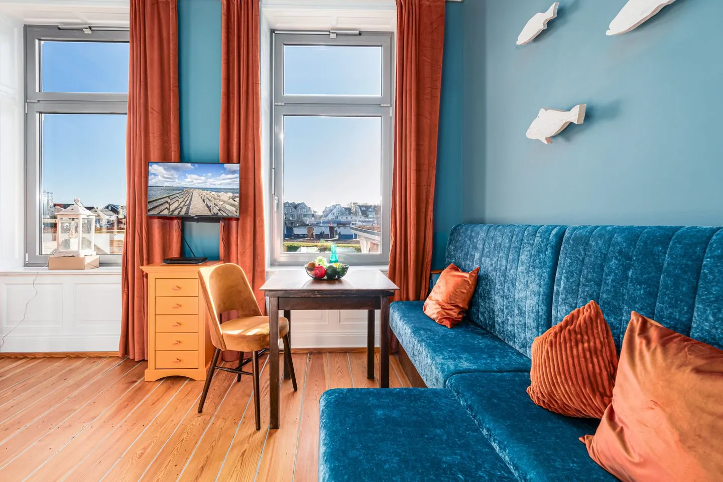 Strandvilla Hafenloge - stilvoll wohnen direkt am Niendorfer Hafen - Wohnzimmer